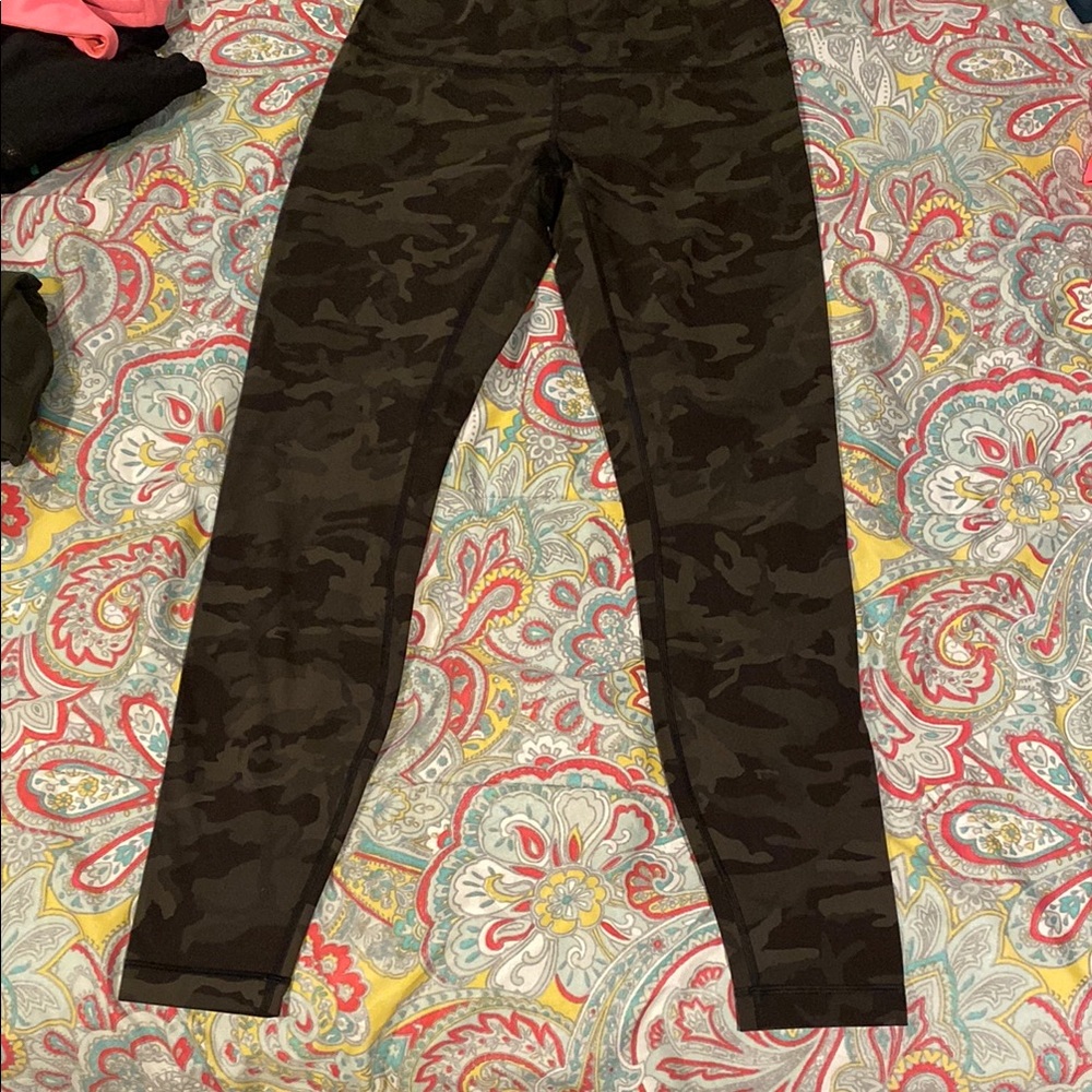 Lululemon green camo leggings. 8